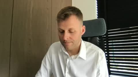 Snapshot of max_straight_1 chatting on 03-12-26, 12:55 Max take off clothes online show from 03-12-26, 12:55