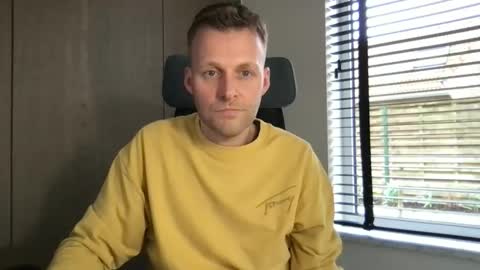 Snapshot of max_straight_1 chatting on 03-13-26, 02:12 Max take off clothes online show from 03-13-26, 02:12