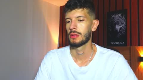 Snapshot of max_tayloor chatting on 12-18-25, 06:03 Max Taylor online show from 12-18-25, 06:03