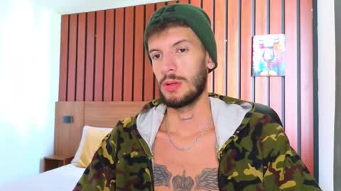 Snapshot of max_tayloor chatting on 02-05-26, 08:24 Max Taylor online show from 02-05-26, 08:24