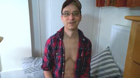 Snapshot of maxdavies chatting on 01-19-26, 11:36 Max Davies online show from 01-19-26, 11:36