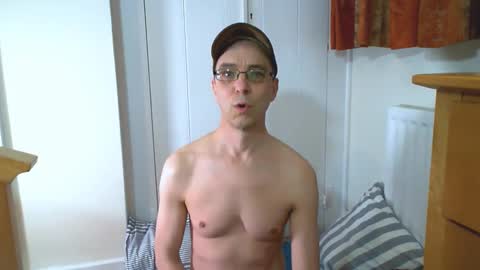 Snapshot of maxdavies chatting on 03-12-26, 03:18 Max Davies online show from 03-12-26, 03:18