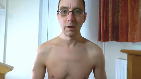 Snapshot of maxdavies chatting on 03-13-26, 05:52 Max Davies online show from 03-13-26, 05:52