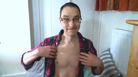 Snapshot of maxdavies chatting on 03-15-26, 02:56 Max Davies online show from 03-15-26, 02:56