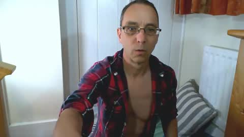 Max Davies online show from 06-07-26, 04:33
