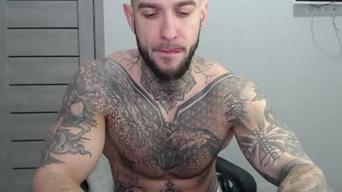 Snapshot of maxi_foxxx chatting on 04-30-26, 07:14 Maximus Fox online show from 04-30-26, 07:14