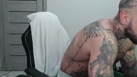 Snapshot of maxi_foxxx chatting on 05-11-26, 07:47 Maximus Fox online show from 05-11-26, 07:47