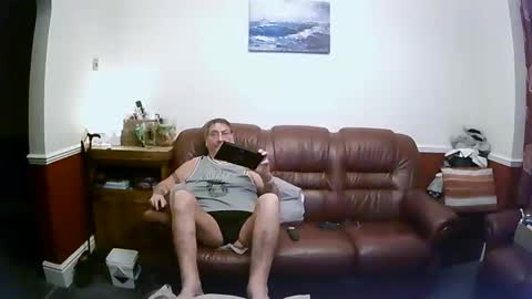 Snapshot of maxi_johnes chatting on 12-12-24, 09:04 MAX online show from 12-12-24, 09:04