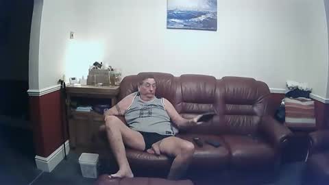 Snapshot of maxi_johnes chatting on 12-19-24, 09:17 MAX online show from 12-19-24, 09:17