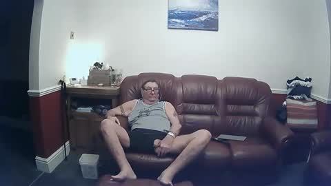 Snapshot of maxi_johnes chatting on 12-20-24, 12:41 MAX online show from 12-20-24, 12:41