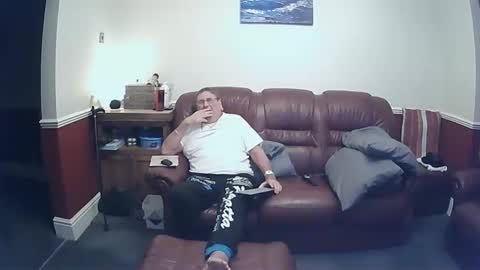 MAX online show from 10-21-25, 10:10