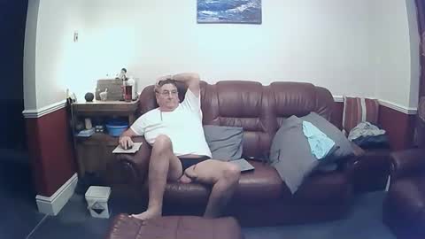 MAX online show from 10-26-25, 10:36