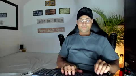 MAXI      online show from 04-21-26, 02:37