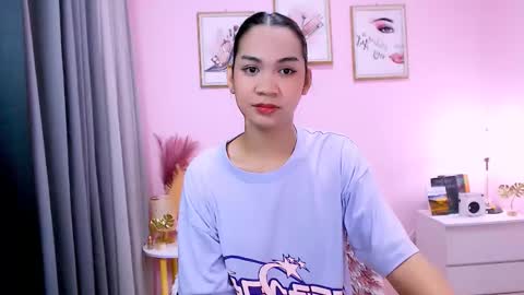 Snapshot of maxie_greyson chatting on 02-17-25, 06:42 maxie greyson online show from 02-17-25, 06:42