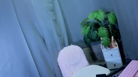 Reyn online show from 10-14-25, 05:14