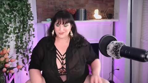 Maxi Marilith online show from 09-28-25, 05:07