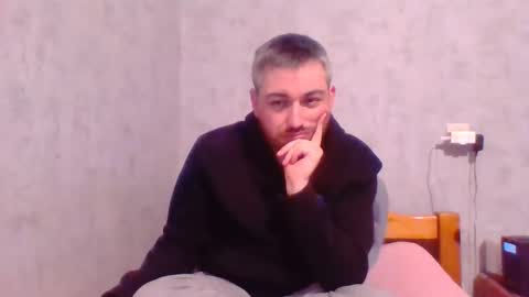 Snapshot of maximefrxx chatting on 12-03-24, 08:50 Maxime online show from 12-03-24, 08:50
