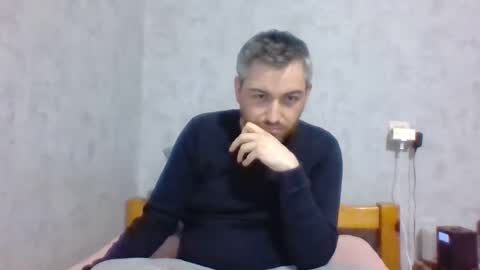 Snapshot of maximefrxx chatting on 12-25-24, 08:39 Maxime online show from 12-25-24, 08:39