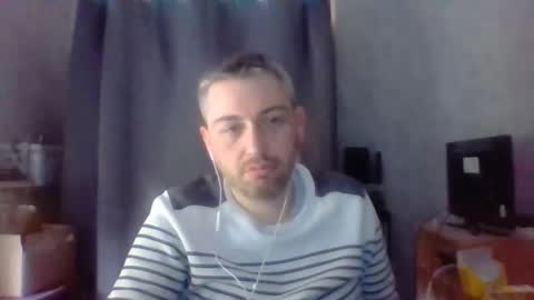 Snapshot of maximefrxx chatting on 05-06-26, 02:33 Maxime online show from 05-06-26, 02:33