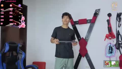 Maximiliano online show from 06-19-26, 01:04