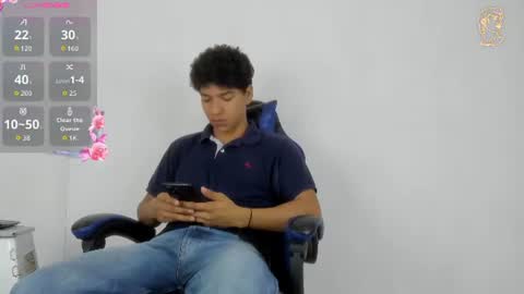 Maximiliano online show from 06-27-26, 12:44