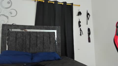 Maximiliano online show from 12-04-25, 07:44