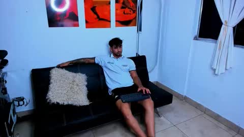 Snapshot of maximo004 chatting on 10-20-25, 05:41 Maximo online show from 10-20-25, 05:41