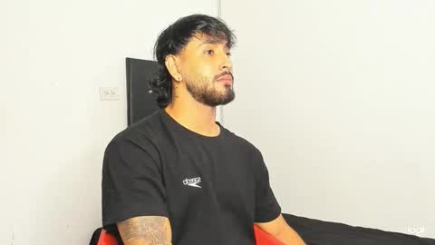 Snapshot of maximo004 chatting on 12-15-25, 02:16 Maximo online show from 12-15-25, 02:16