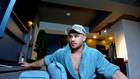 maximo_and_marcelo online show from 04-20-26, 11:02