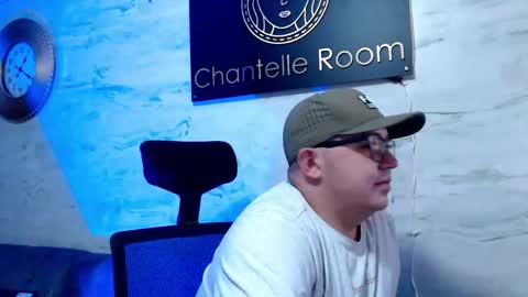  Maximo  online show from 04-19-26, 06:10