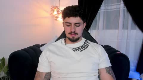 Snapshot of maximo_rodriguez chatting on 01-20-25, 09:46 Maximo online show from 01-20-25, 09:46