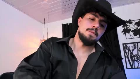 Snapshot of maximo_rodriguez chatting on 11-19-25, 05:07 Maximo online show from 11-19-25, 05:07