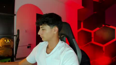 Snapshot of maximo_romano chatting on 06-24-26, 07:13 Maximo online show from 06-24-26, 07:13