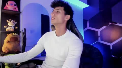 Snapshot of maximo_romano chatting on 07-16-26, 07:31 Maximo online show from 07-16-26, 07:31