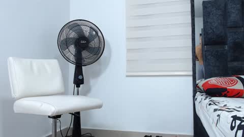 Maximo Sebastian online show from 12-23-24, 01:40