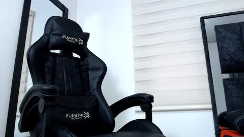 Maximo Sebastian online show from 02-23-25, 09:59