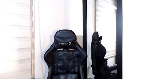 Maximo Sebastian online show from 06-18-26, 06:01