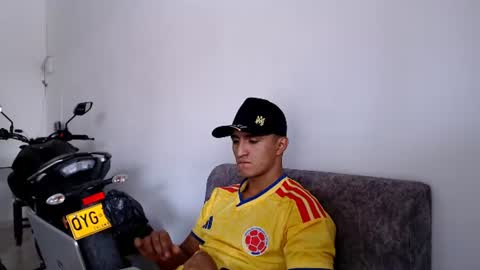 Maximo Sebastian online show from 06-23-26, 09:46