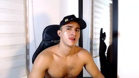 Maximo Sebastian online show from 06-25-26, 08:57