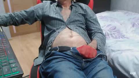 maximus3334 online show from 10-08-25, 12:25