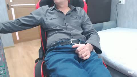 maximus3334 online show from 04-03-26, 10:46