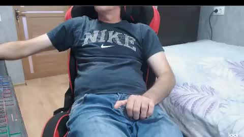 Snapshot of maximus3334 chatting on 07-02-26, 12:00 maximus3334 online show from 07-02-26, 12:00