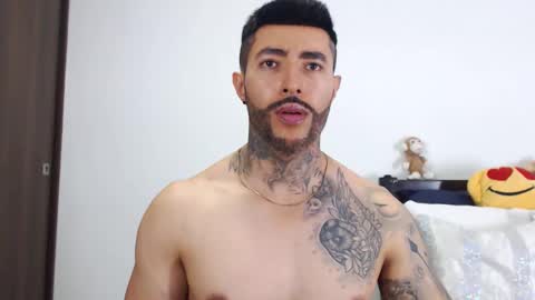Snapshot of maximus_golden chatting on 12-04-24, 02:53 Independent Model online show from 12-04-24, 02:53