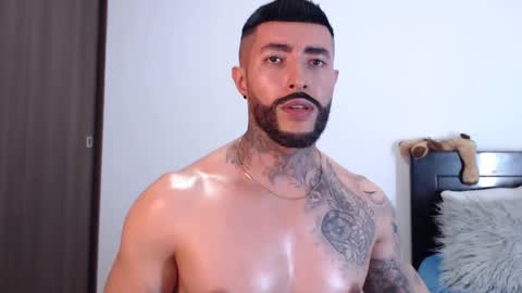 Snapshot of maximus_golden chatting on 02-12-25, 04:01 Independent Model online show from 02-12-25, 04:01