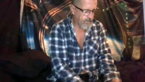 Snapshot of maximus_oreally chatting on 04-03-26, 11:25 Max online show from 04-03-26, 11:25