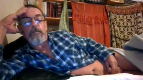 Snapshot of maximus_oreally chatting on 04-17-26, 02:09 Max online show from 04-17-26, 02:09
