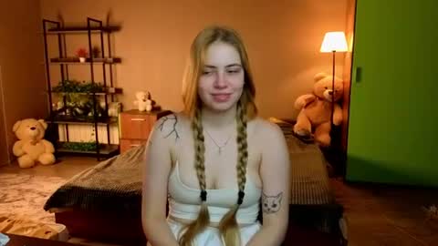 Snapshot of maxineheart chatting on 06-30-26, 02:01 Monica - Next stream 270525 0300 GMT2 online show from 06-30-26, 02:01