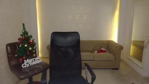 MaxKaiden online show from 12-23-25, 05:49