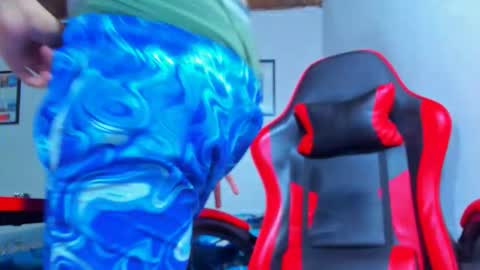 Snapshot of maxowens_oficial chatting on 09-13-25, 07:24 MAX online show from 09-13-25, 07:24