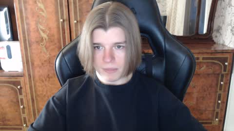 Snapshot of maxplay18 chatting on 01-25-25, 02:03 Max online show from 01-25-25, 02:03